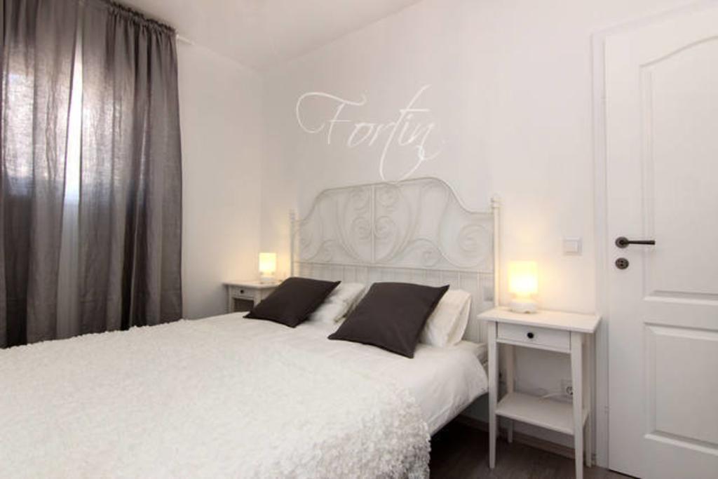 Apartments Terra Petrosa トロギール エクステリア 写真